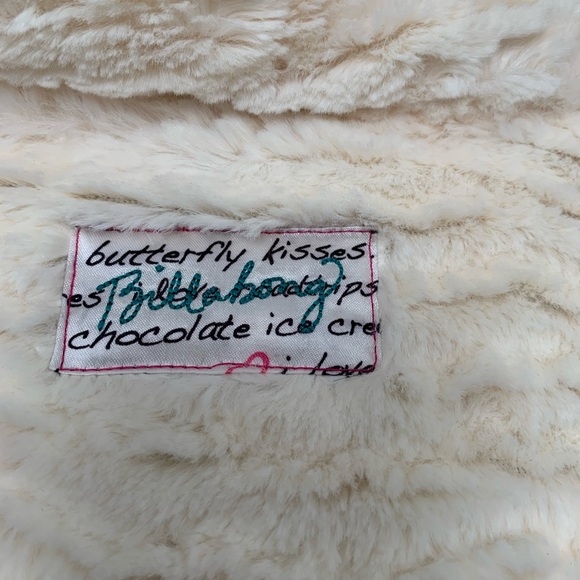 Adorable cream faux fur jacket - Picture 3 of 4